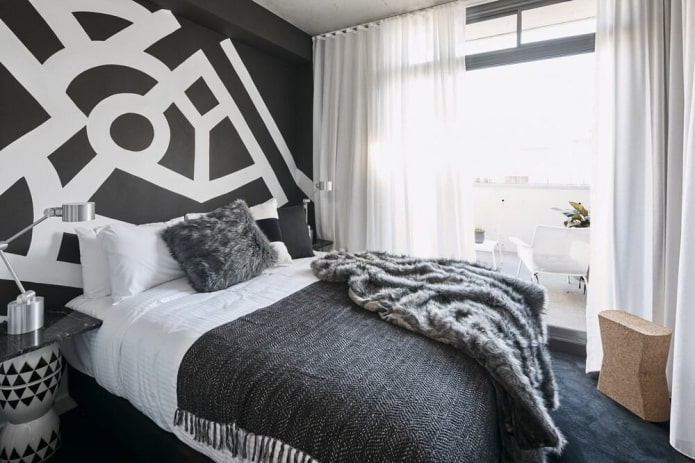 textiel in het slaapkamerinterieur in zwart-wittinten