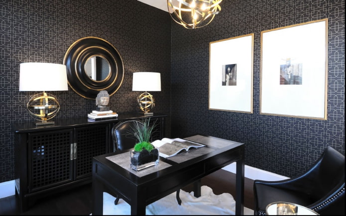 zwart behang in de studeerkamer