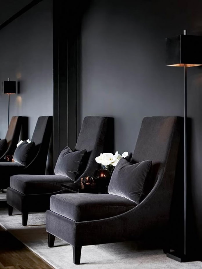 zwarte fluwelen fauteuil