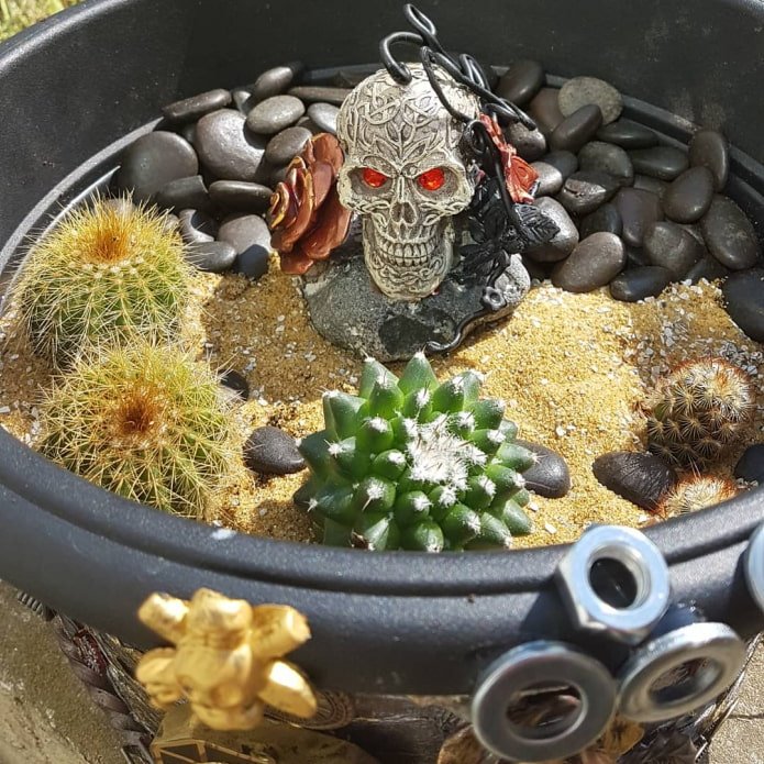 pot met steampunk-decoratie