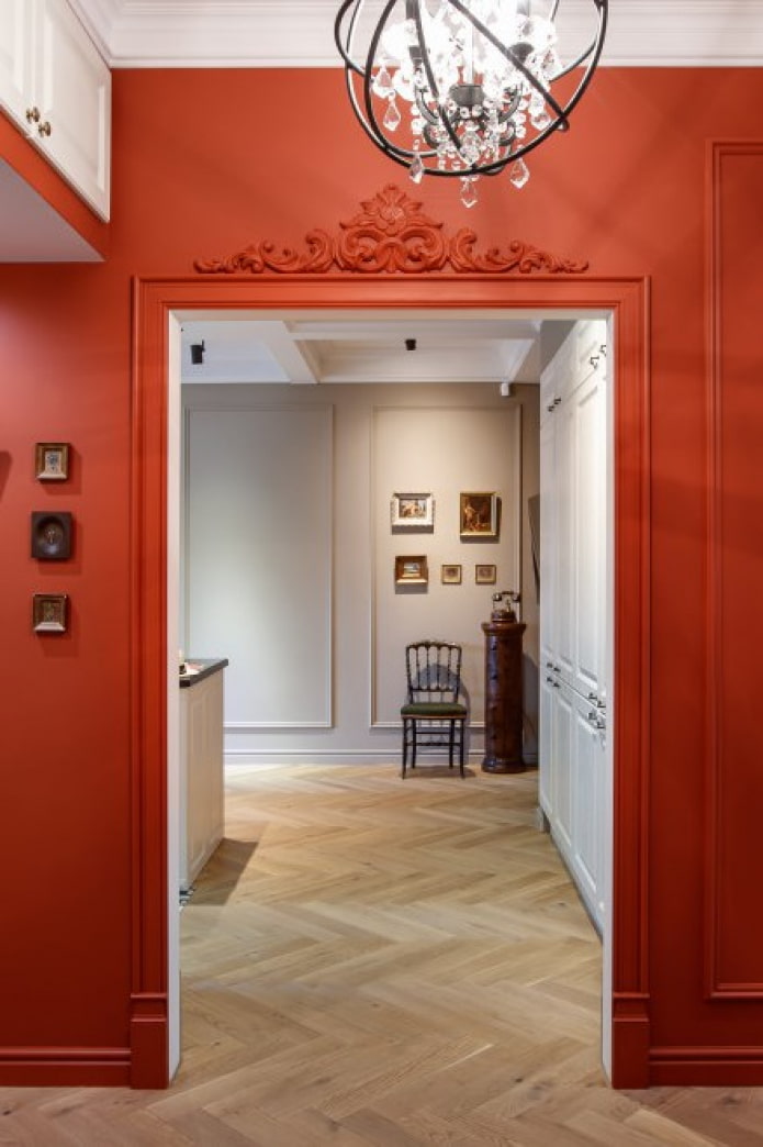 Ornament boven de deur