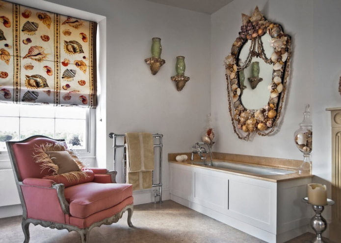 spiegeldecoratie in Proven?aalse stijl
