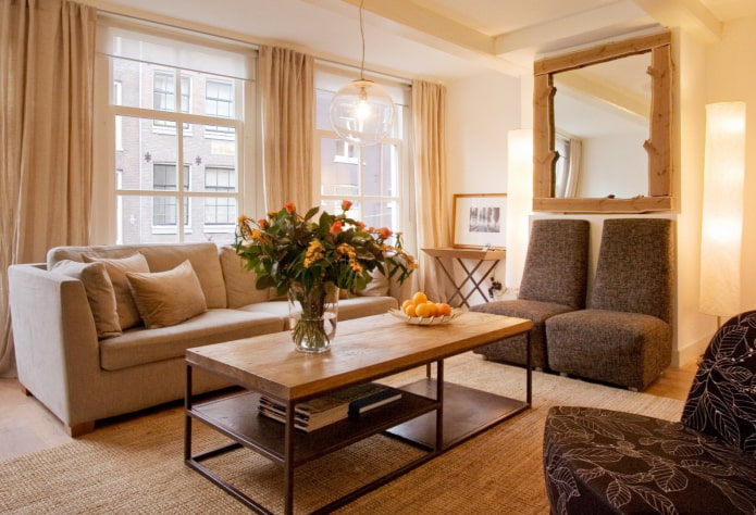 spiegeldecoratie in de woonkamer