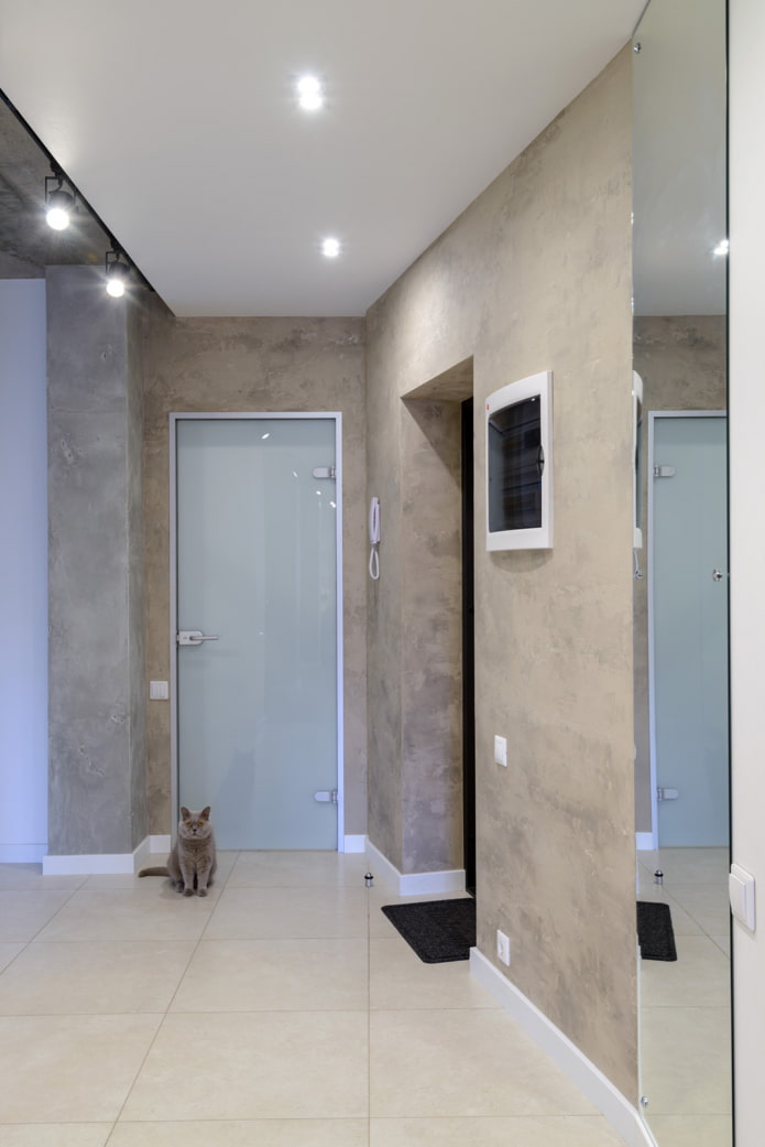 betonpleister in het interieur van de gang