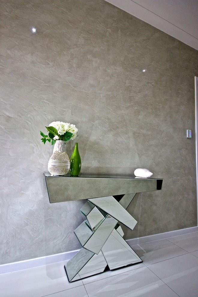 marmeren pleisterwerk in het interieur van de gang