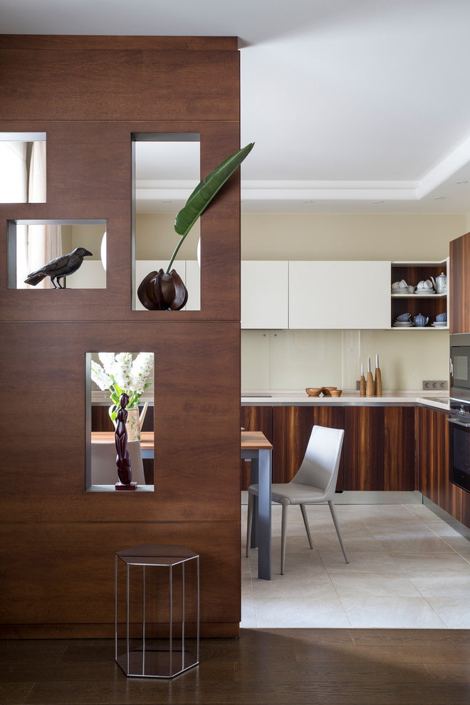 houten scheidingswand in het interieur