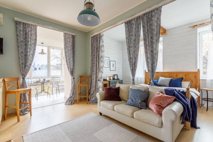 stoffen scheidingswand in het interieur