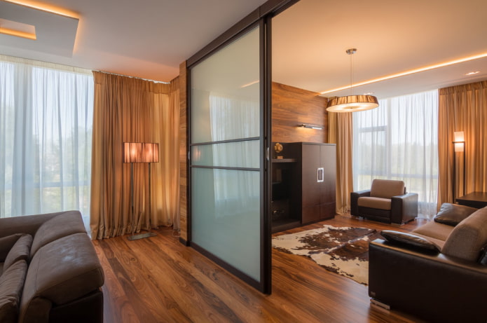 scheidingswand in het interieur van de hal