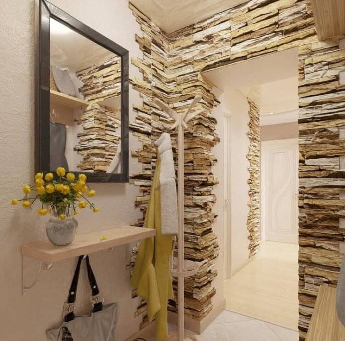 decoratieve stenen afwerking van de deuropening in het interieur