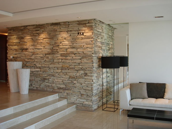 decoratieve stenen afwerking in het interieur