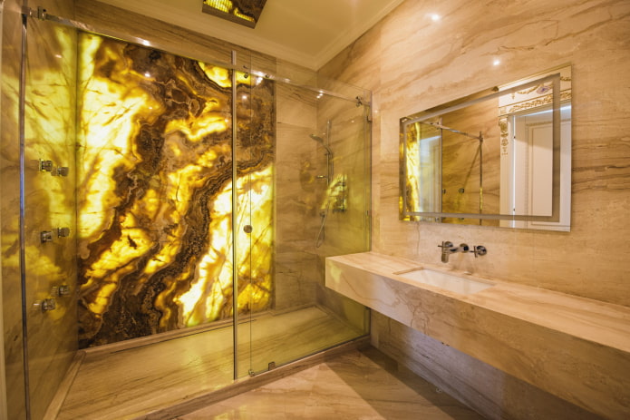 decoratieve stenen afwerking in het interieur