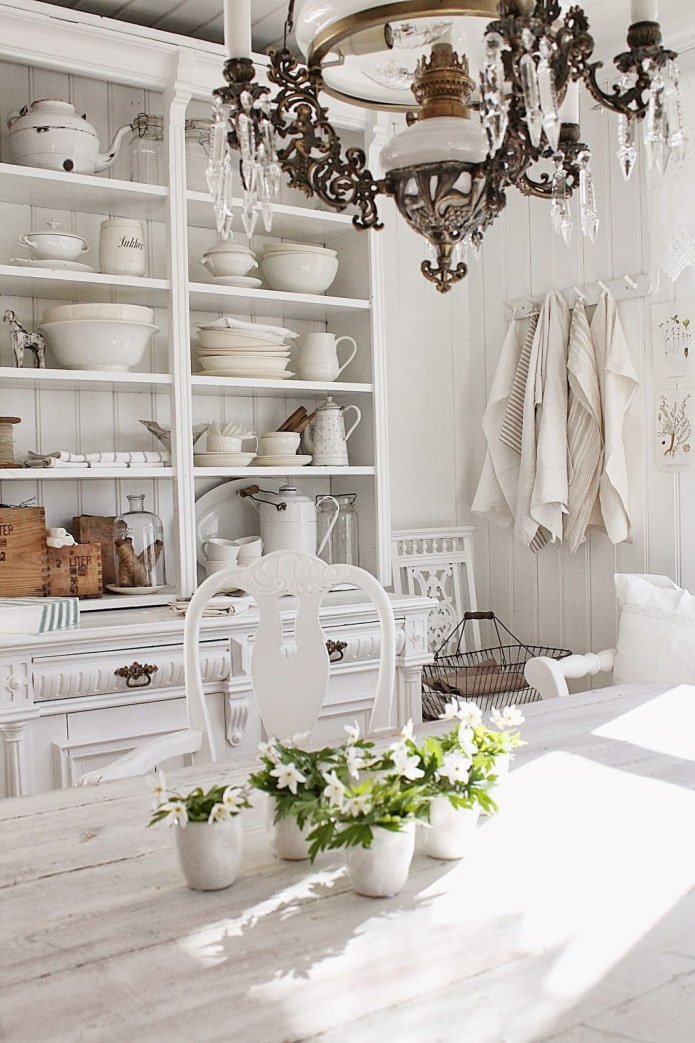 witte eetkamer Provence