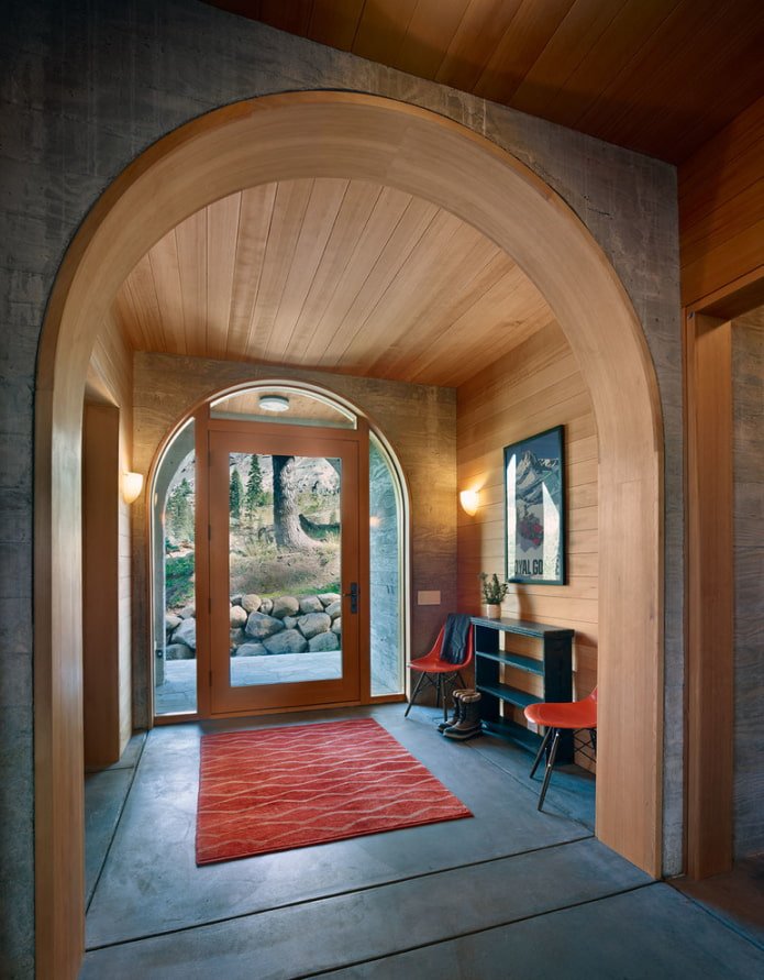 combinatie van steen en hout