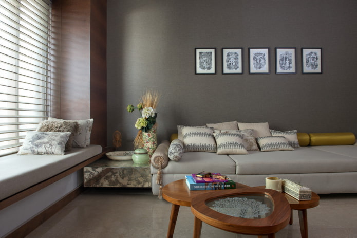 houten gefigureerde tafel in het interieur