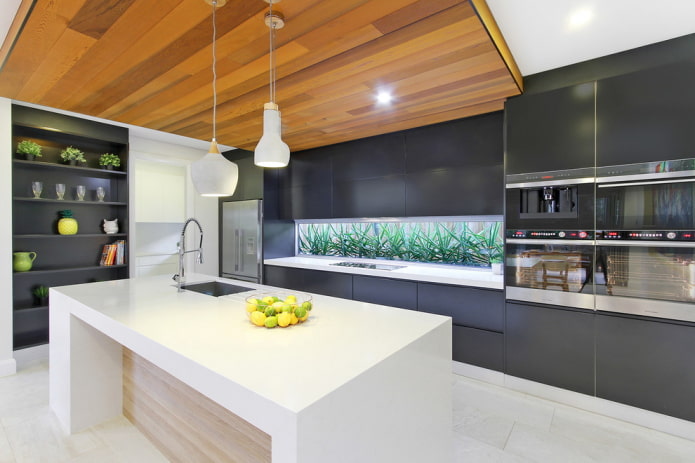 houten plafond in een moderne stijl
