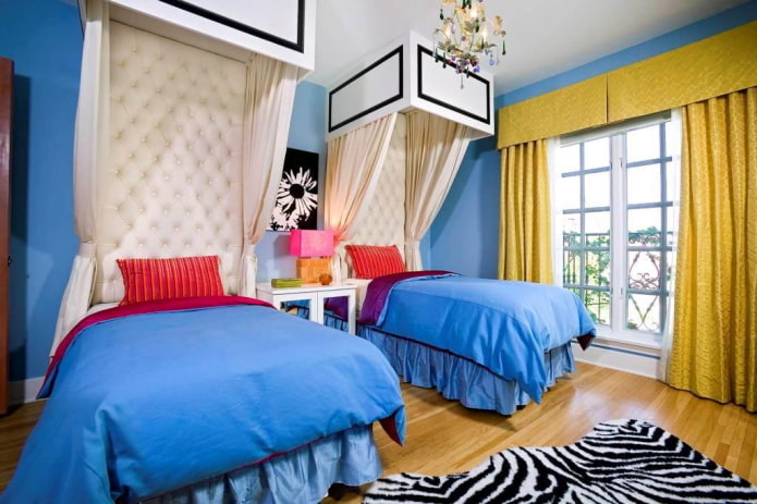 Slaapkamer met luifels