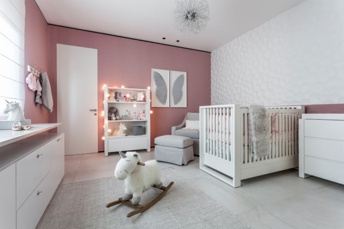 kleurenschema in het ontwerp van een babykamer