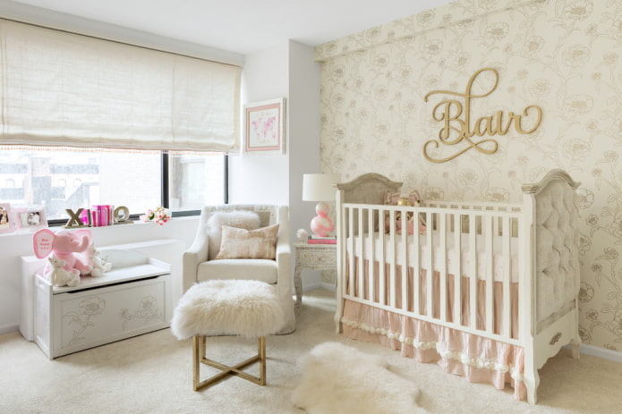 decoratie en textiel in het interieur van de babykamer