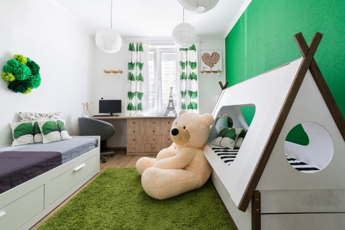 kinderkamer met twee verschillende bedden