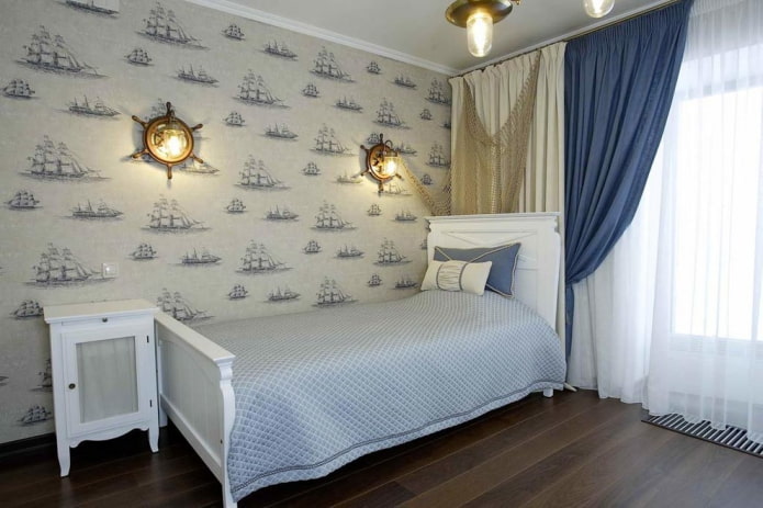 decoratie en textiel in het interieur van een kinderkamer in maritieme stijl