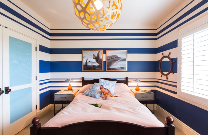 interieur van een tienerslaapkamer in maritieme stijl