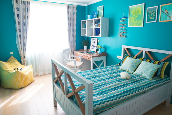 interieur van een meisjeskamer in maritieme stijl