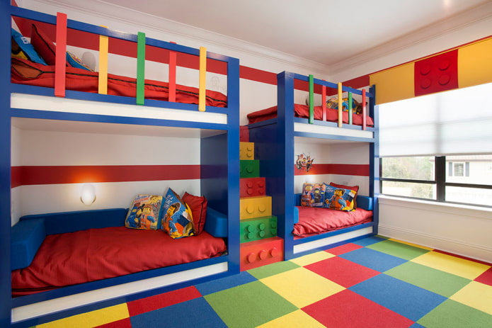 tweelaags model in de kinderkamer voor jongens