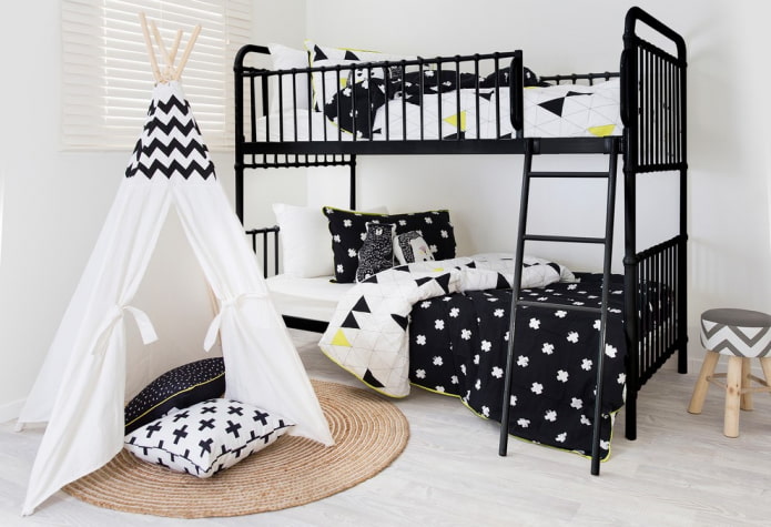 gesmeed stapelbed in een kinderkamer
