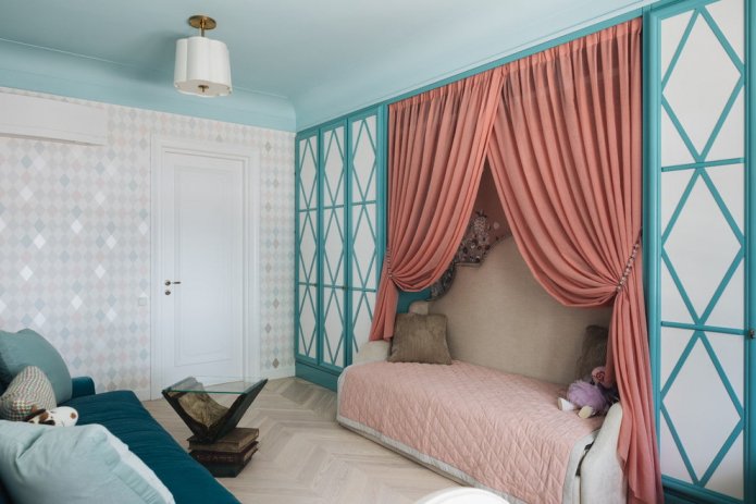 blauw en roze interieur van een kinderkamer