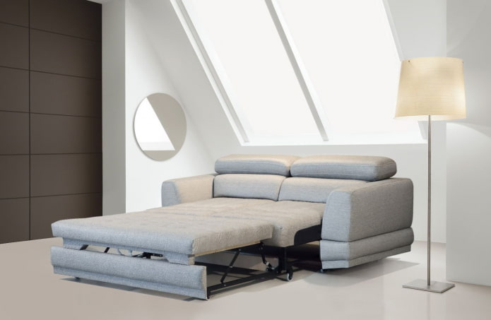 model met een uitrolmechanisme in het interieur