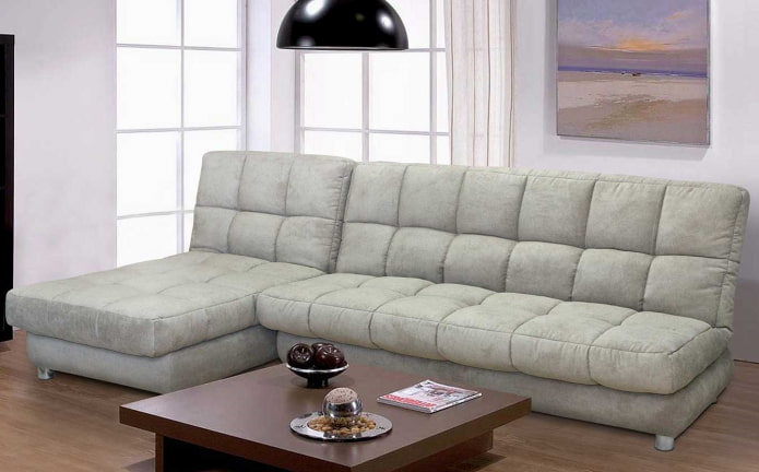 opklapbare bank met chaise longue in het interieur