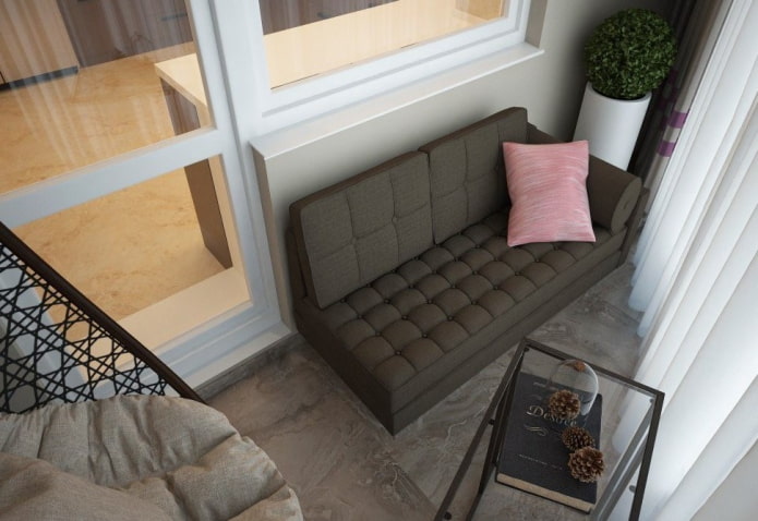 vrijstaande bank in het interieur van de loggia