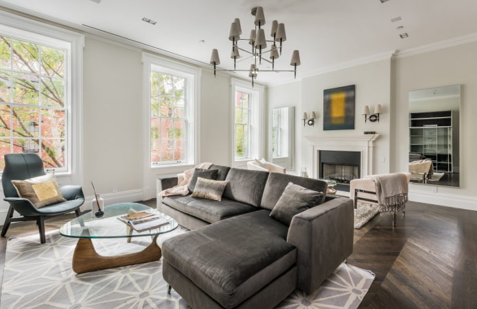 stoffen bankmodel met een ottoman in het interieur