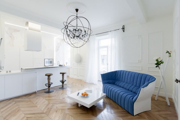 Interieur van een gecombineerde keuken-woonkamer met bar