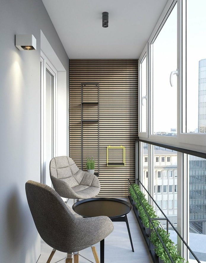plafonddecoratie in het interieur van het balkon