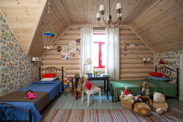 kinderkamerontwerp in een houten blokhut
