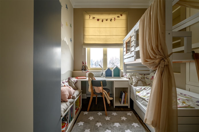 Kamer met een bedhuis