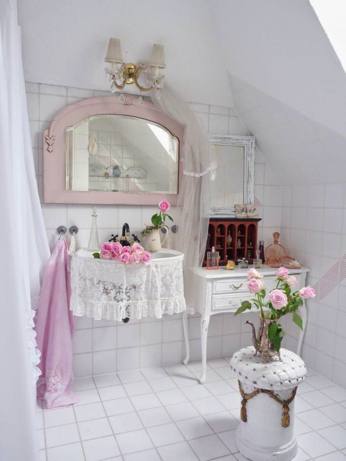 bloemen in de badkamer
