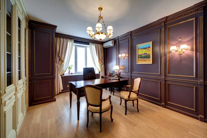 interieur van een studeerkamer in Engelse stijl