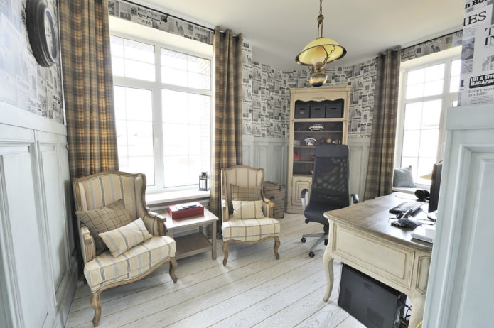 interieur van een studeerkamer in Proven?aalse stijl