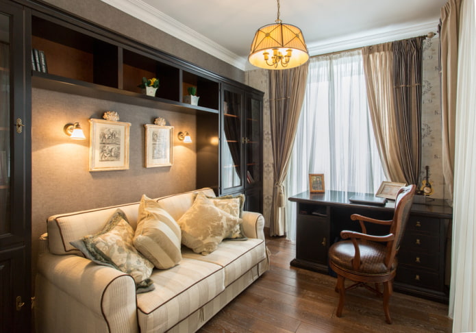 interieur van een studeerkamer in Proven?aalse stijl