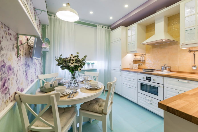 10 m? keuken in Proven?aalse stijl
