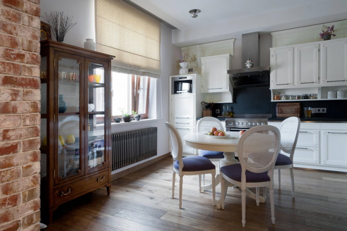 antiek dressoir in het interieur