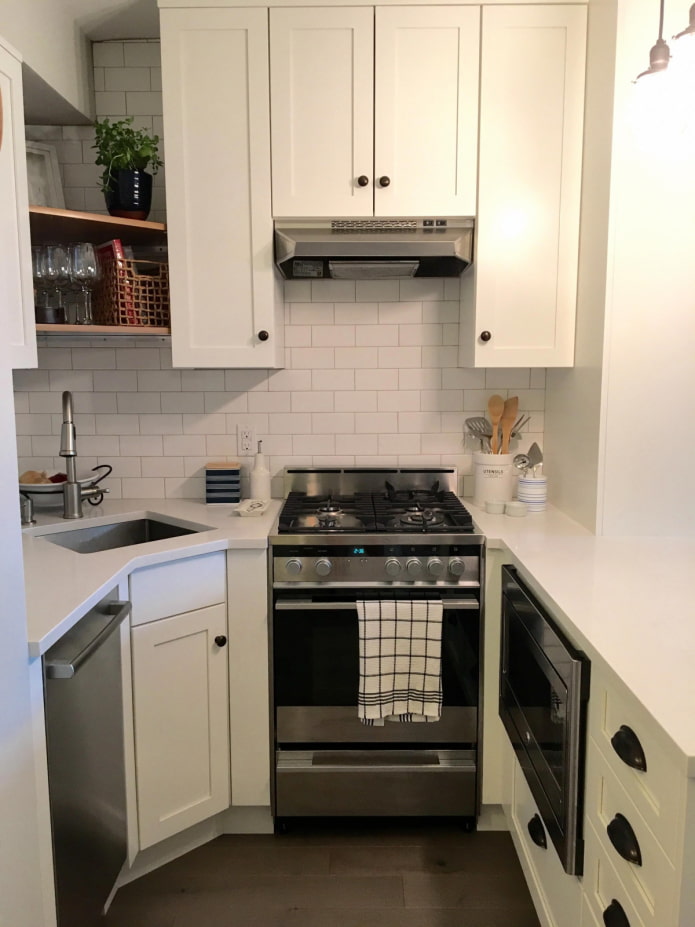 U-vormige smalle keuken