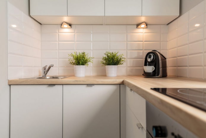 verlichting in een keuken van 6 vierkante meter