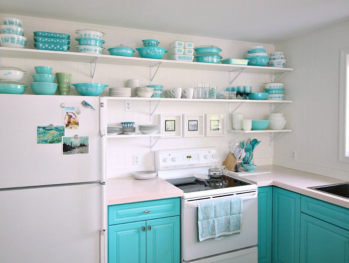 Tiffany-kleur in het keukeninterieur