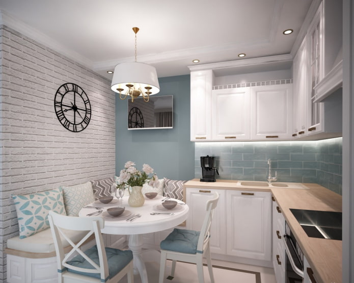 kleine witte en turquoise keuken