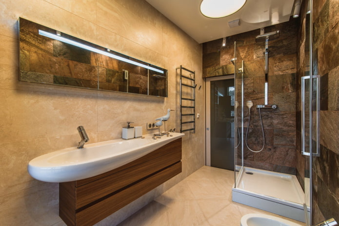 badkamerontwerp in het interieur van een appartement van 100 vierkante meter