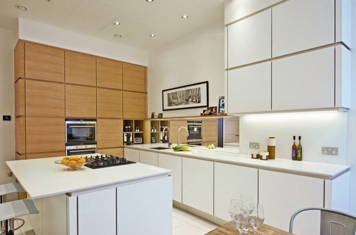 keukenontwerp in het interieur van een appartement van 100 vierkante meter