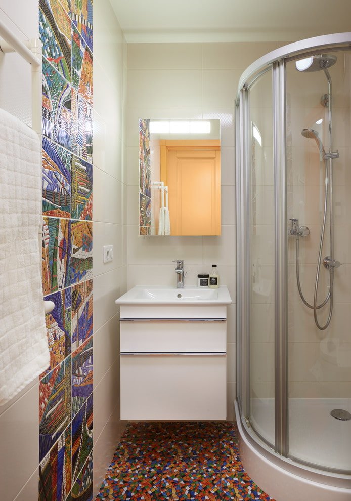 badkamerontwerp in het interieur van een appartement van 35 vierkante meter